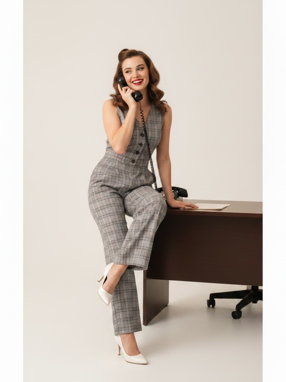 MODCLOTH Plaid Appeal Vest Jumpsuit – Size 24 – EUC